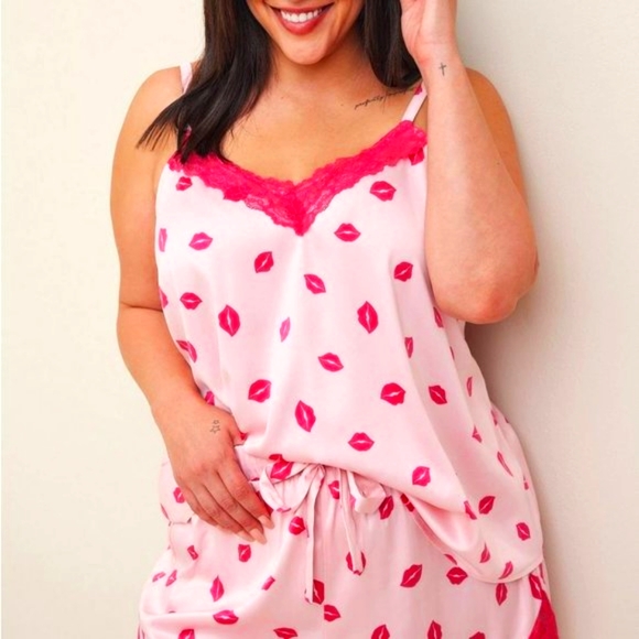 torrid Other - ❤️NWT TORRID SLEEP CAMI - LACE TRIM TANK - LIPS PRINT DREAM SATIN SOFT PLUS SIZE